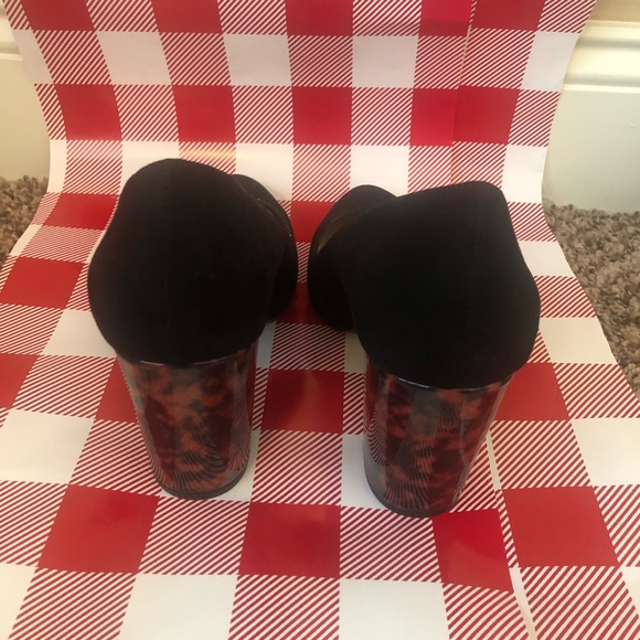 Women’s fern microsuede high block heel pumps - Picture 4 of 5